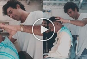 This actor of The Kapil Sharma Show was seen cutting hair in a barber shop